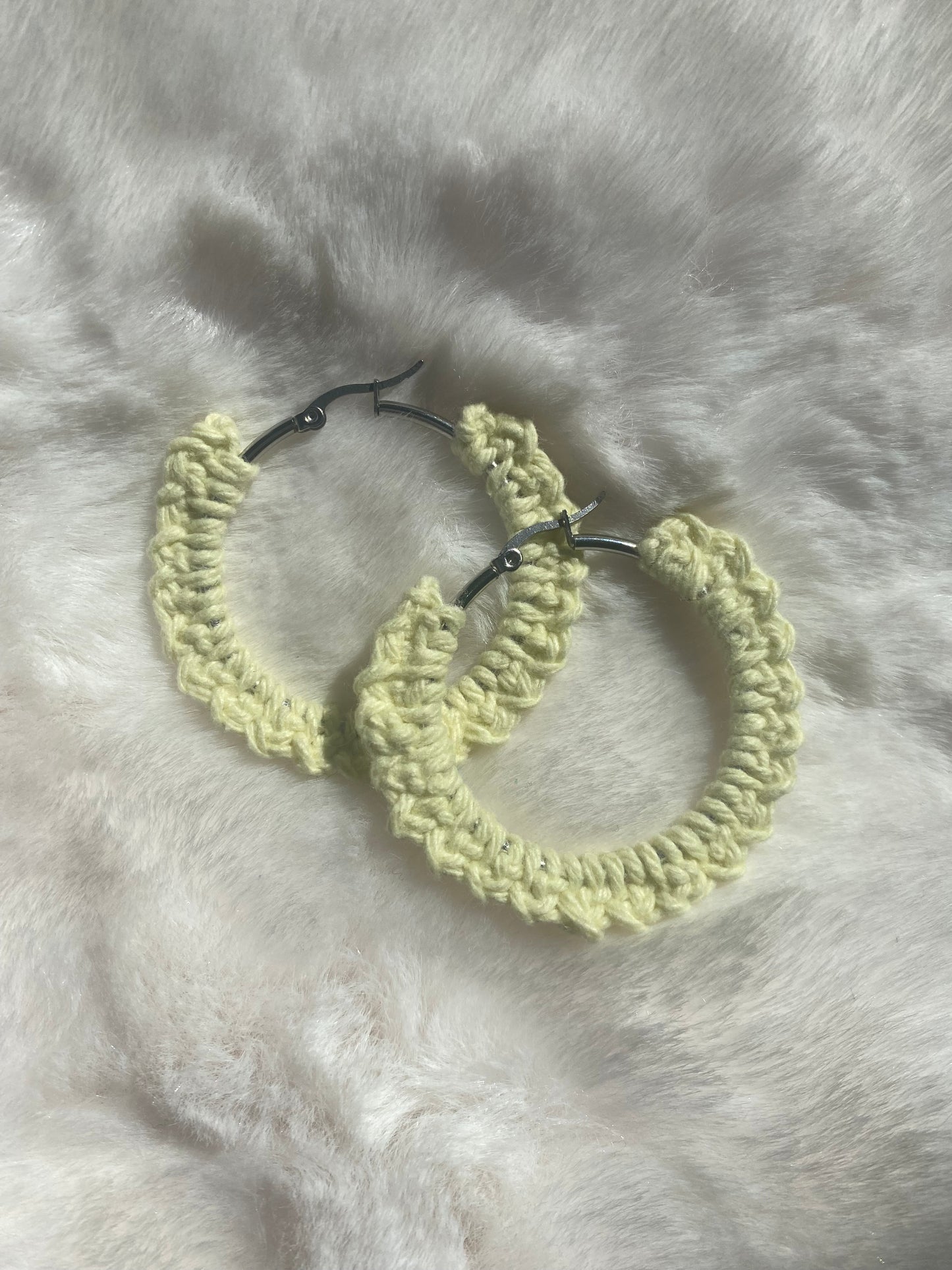 Boucles d'oreilles jaune pastel