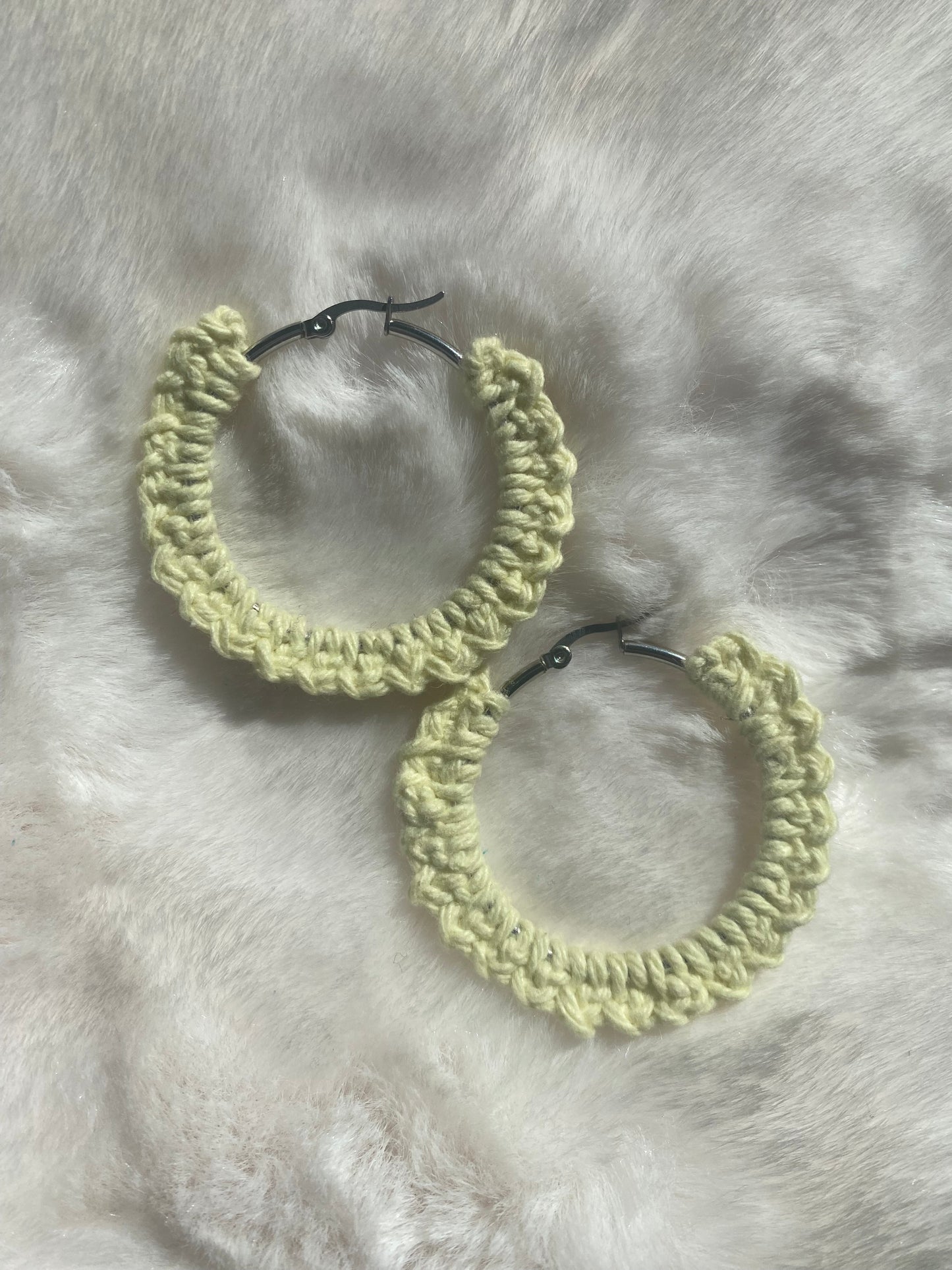 Boucles d'oreilles jaune pastel