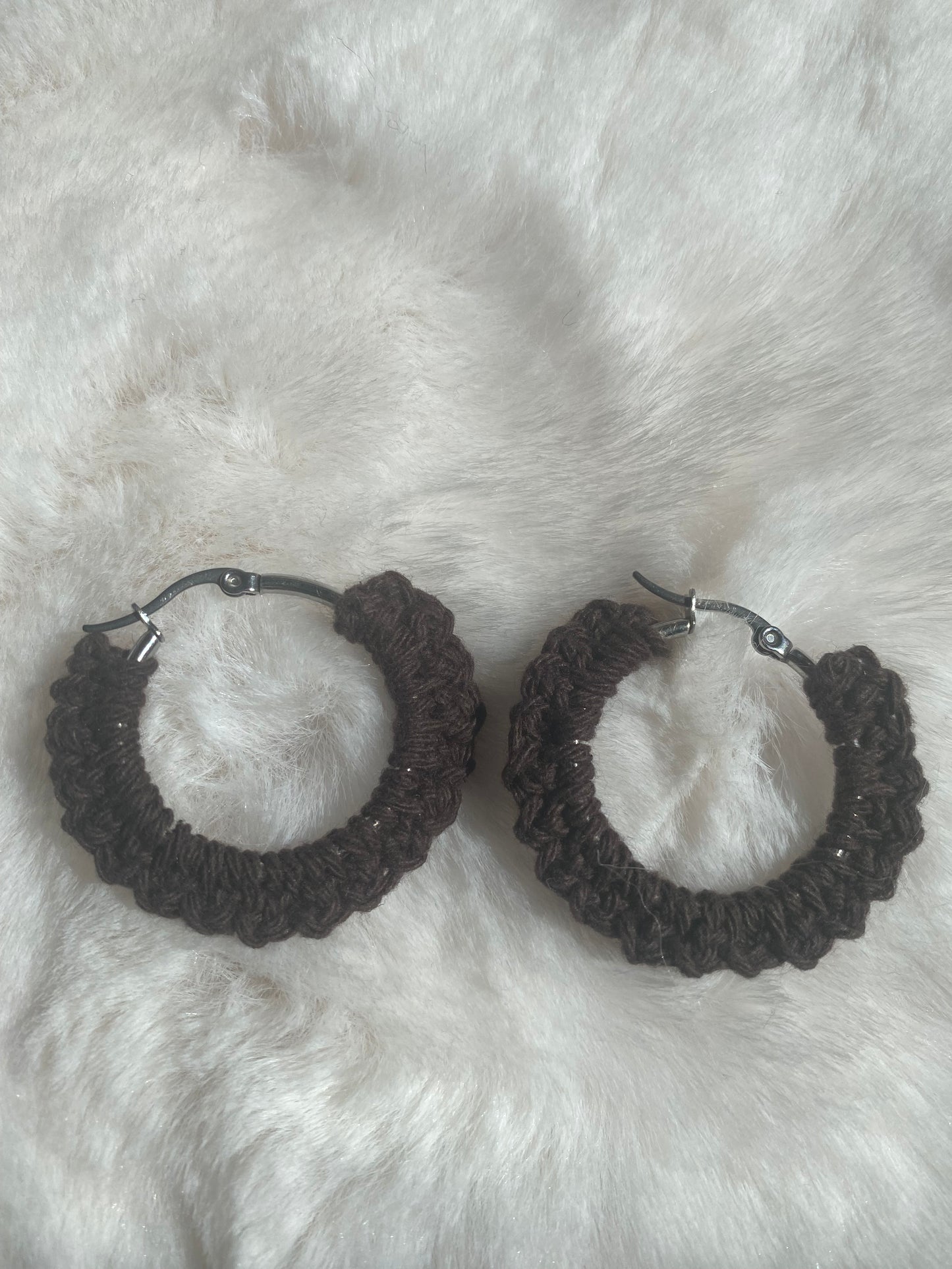 Boucles d'oreilles marron foncé