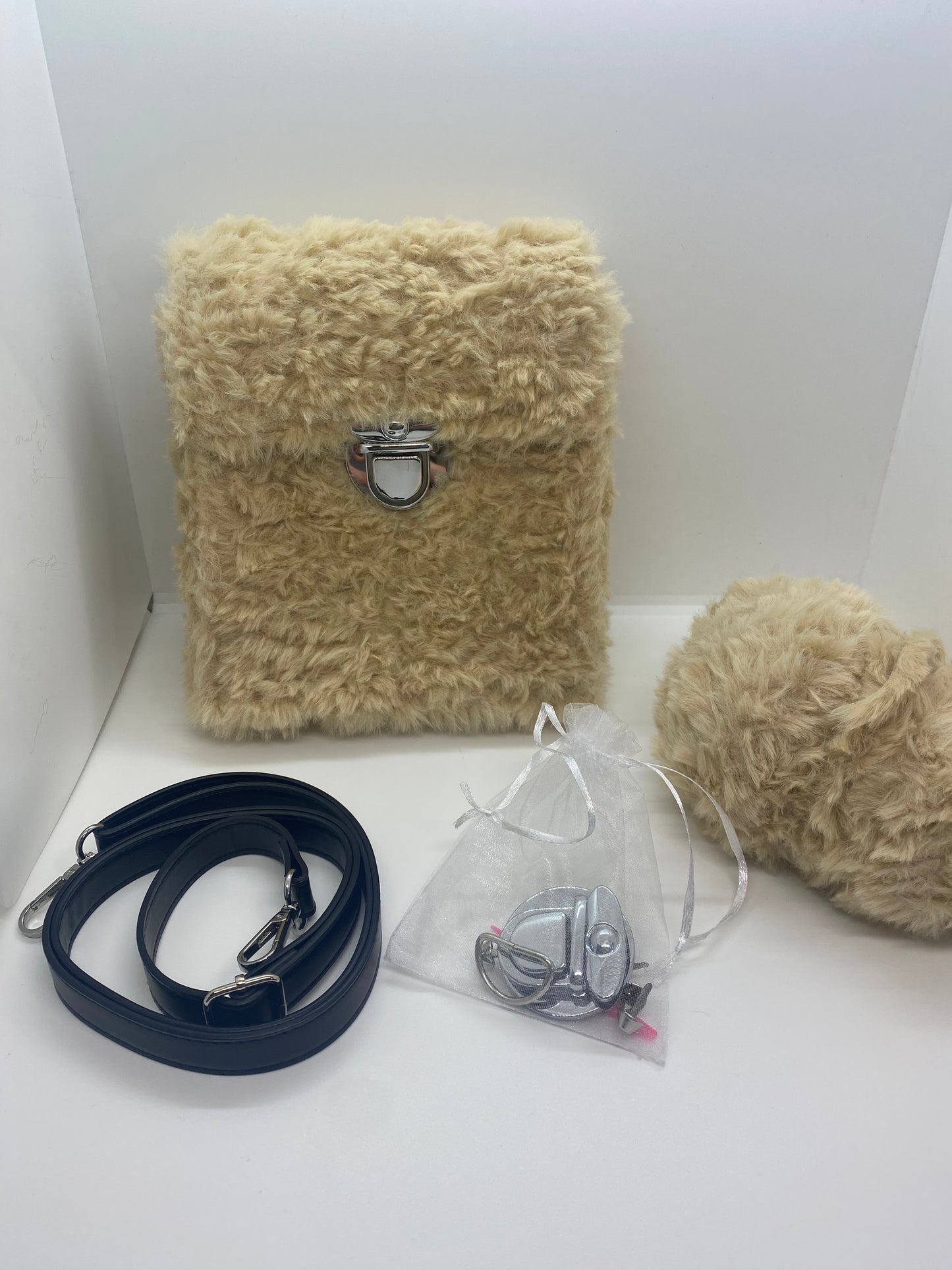 Kit DIY Sac à Main / Sac à Dos en Laine Fluffy Beige