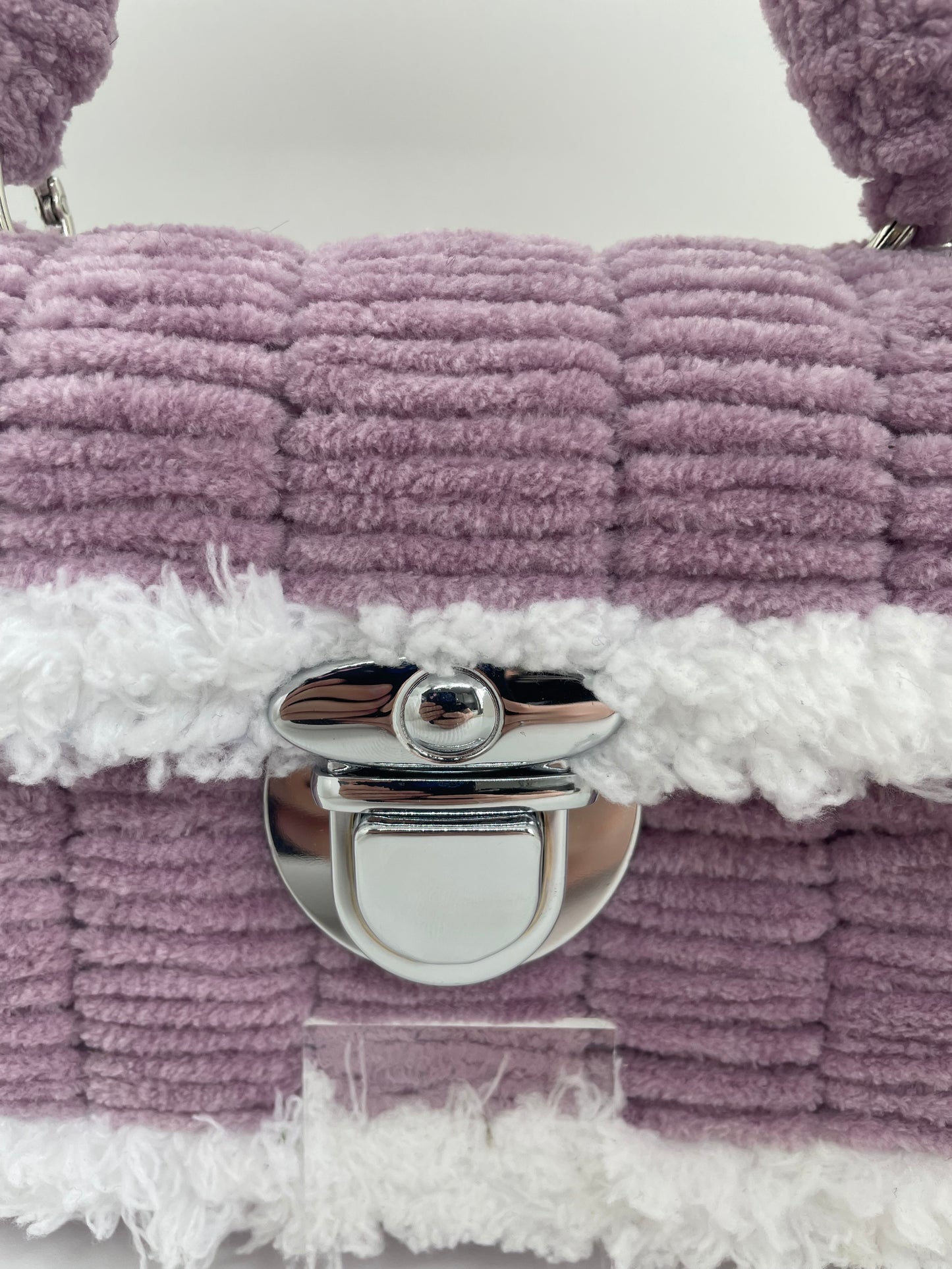 Sac violet et blanc