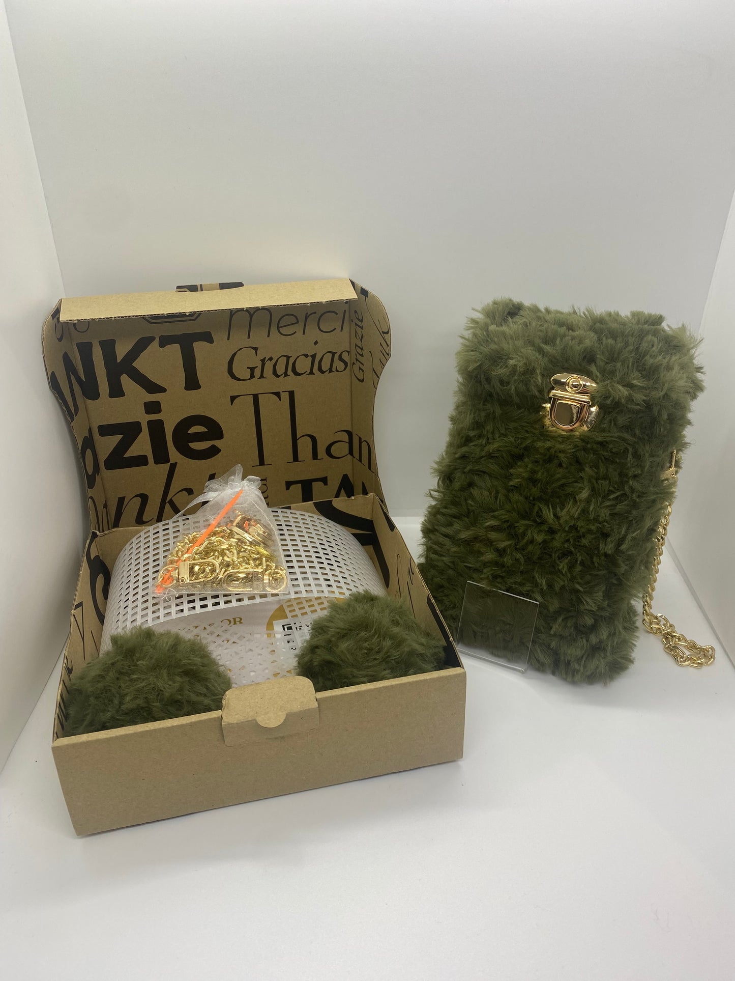 KIT DIY POCHETTE PORTABLE VERT FLUFFY