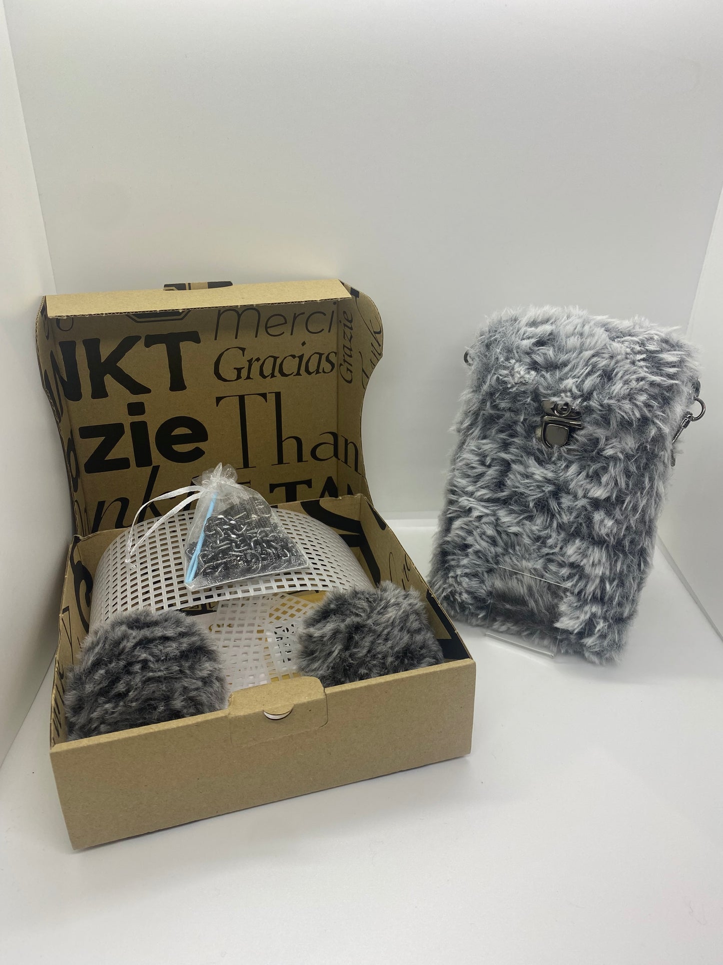 KIT DIY POCHETTE PORTABLE GRIS FLUFFY